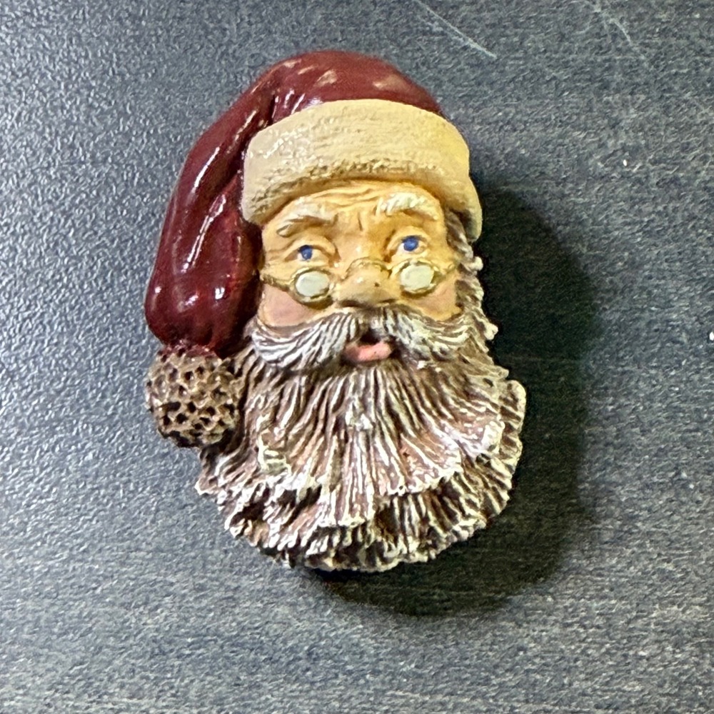 Santa Claus Head Pin Brooch Red Hat Vintage Christmas Holiday Charm